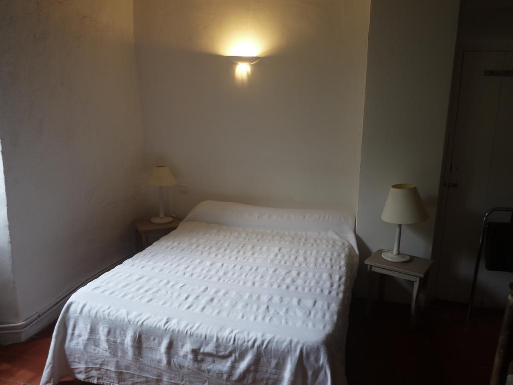Auberge Des Seguins Buoux Kamer foto