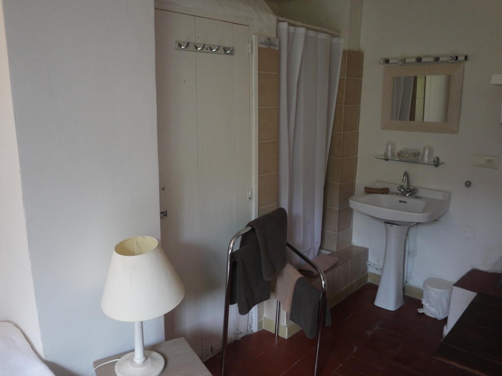 Auberge Des Seguins Buoux Kamer foto