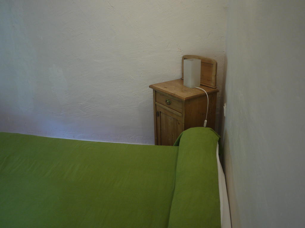 Auberge Des Seguins Buoux Kamer foto