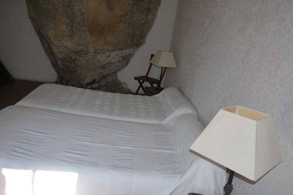Auberge Des Seguins Buoux Kamer foto