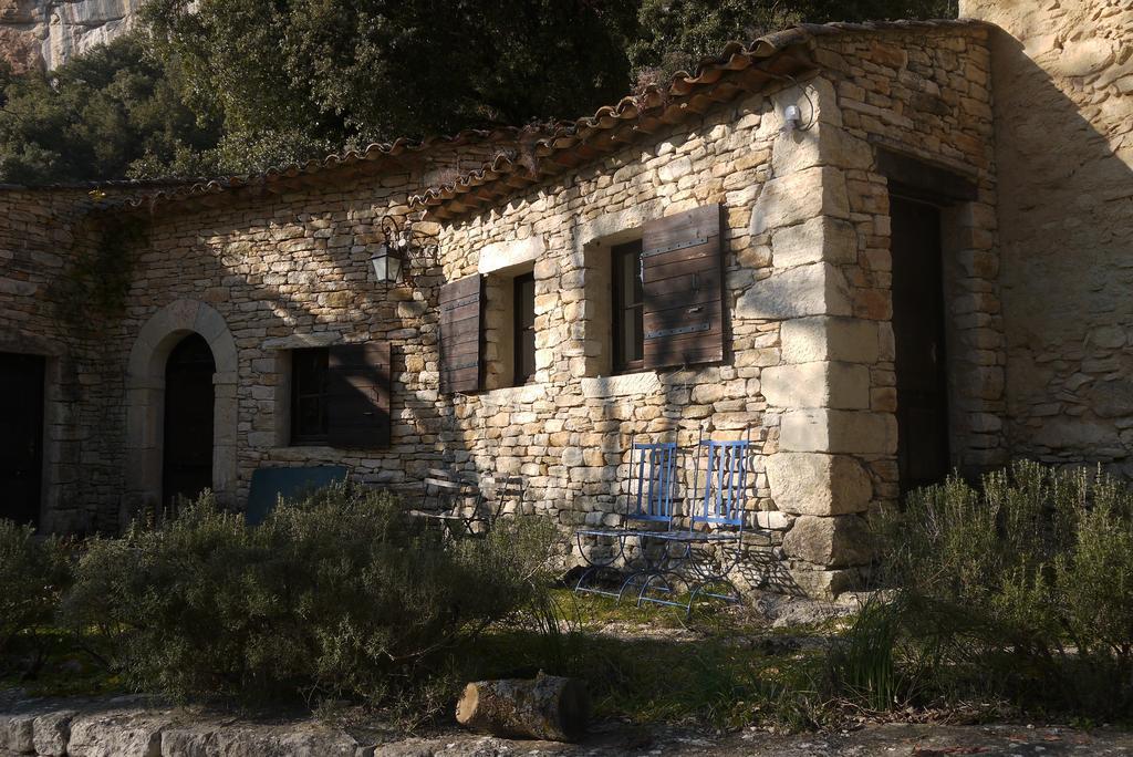 Auberge Des Seguins Buoux Buitenkant foto